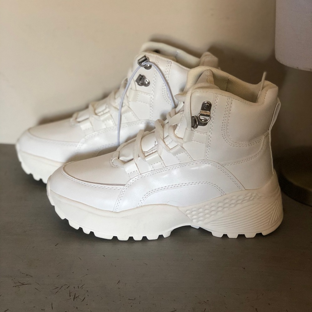 White chunky sneakers